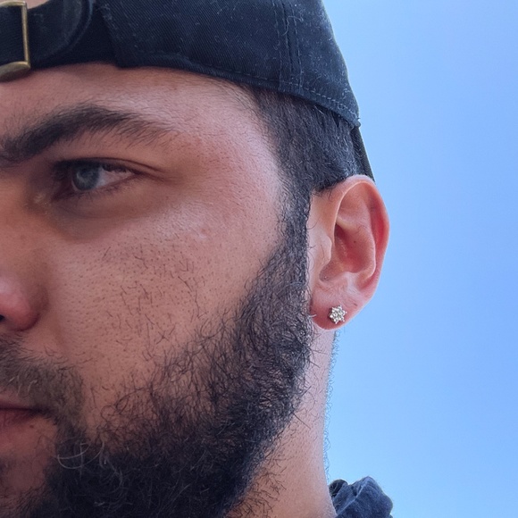 Gold Iced Snow Flake Flower Cluster Stud  Earrings - Picture 4 of 4